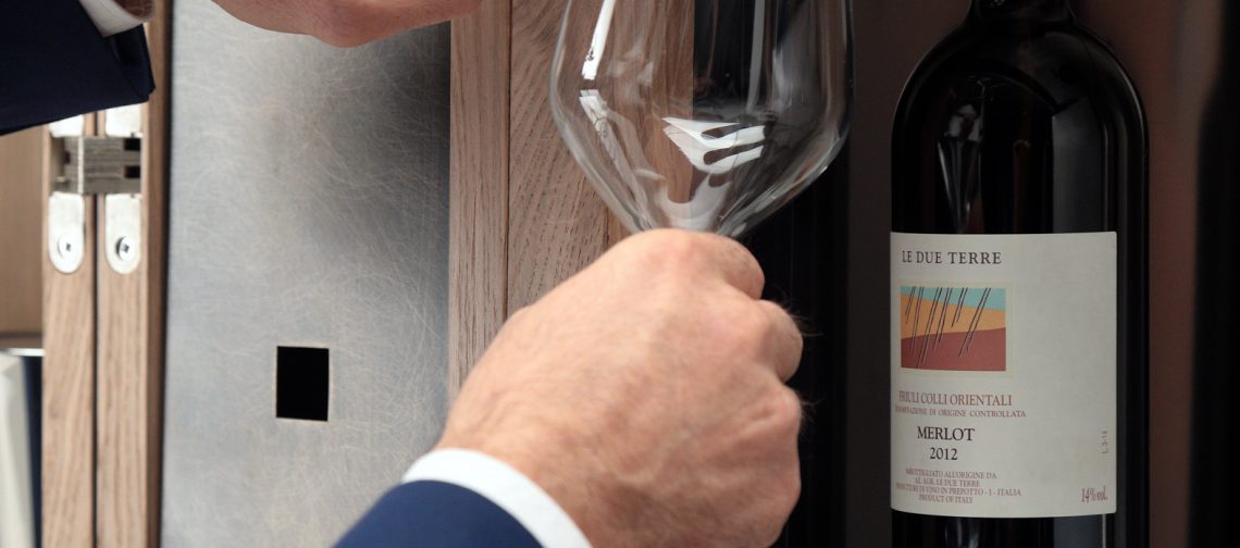 Dispensing wine with wineemotion.